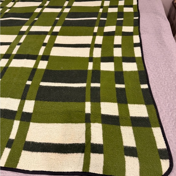 Vintage Green “Tartan” Wool Travel Blanket | Lap Rug | Car Rug | Mid-Century - Picture 2 of 9
